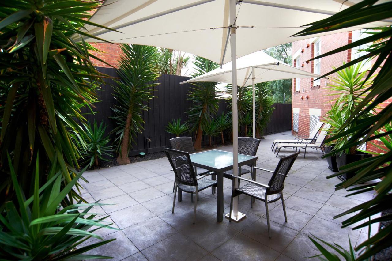 Quest East Melbourne Aparthotel Bagian luar foto