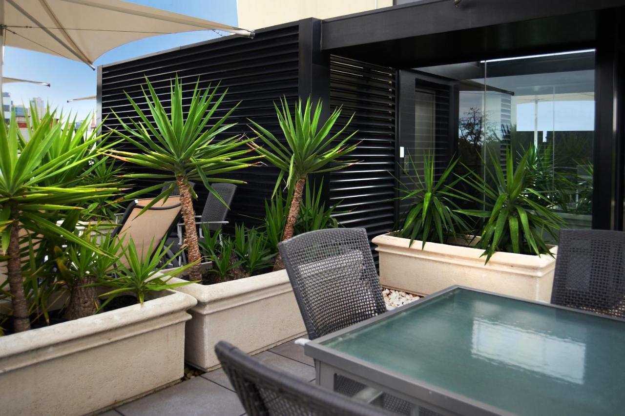 Quest East Melbourne Aparthotel Bagian luar foto