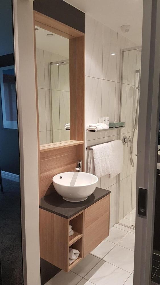 Quest East Melbourne Aparthotel Bagian luar foto