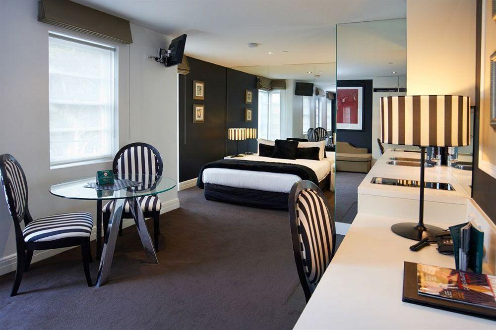Quest East Melbourne Aparthotel Bagian luar foto
