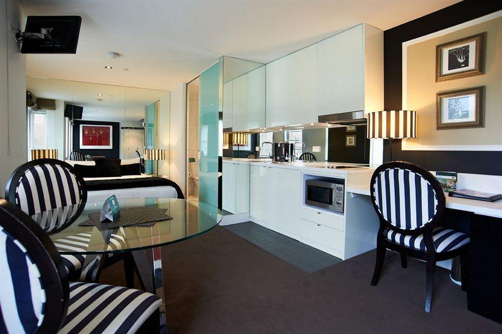 Quest East Melbourne Aparthotel Bagian luar foto