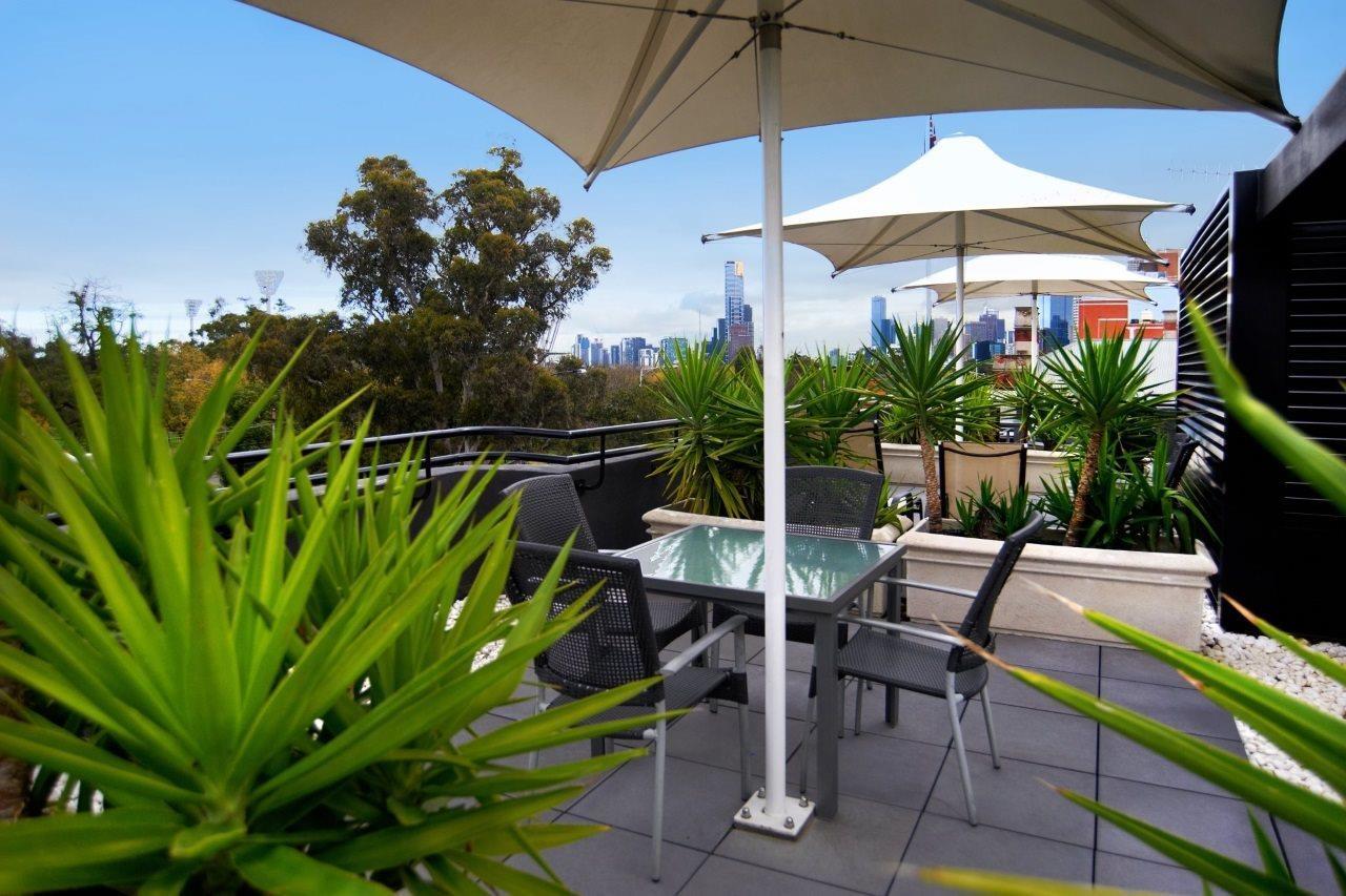Quest East Melbourne Aparthotel Bagian luar foto
