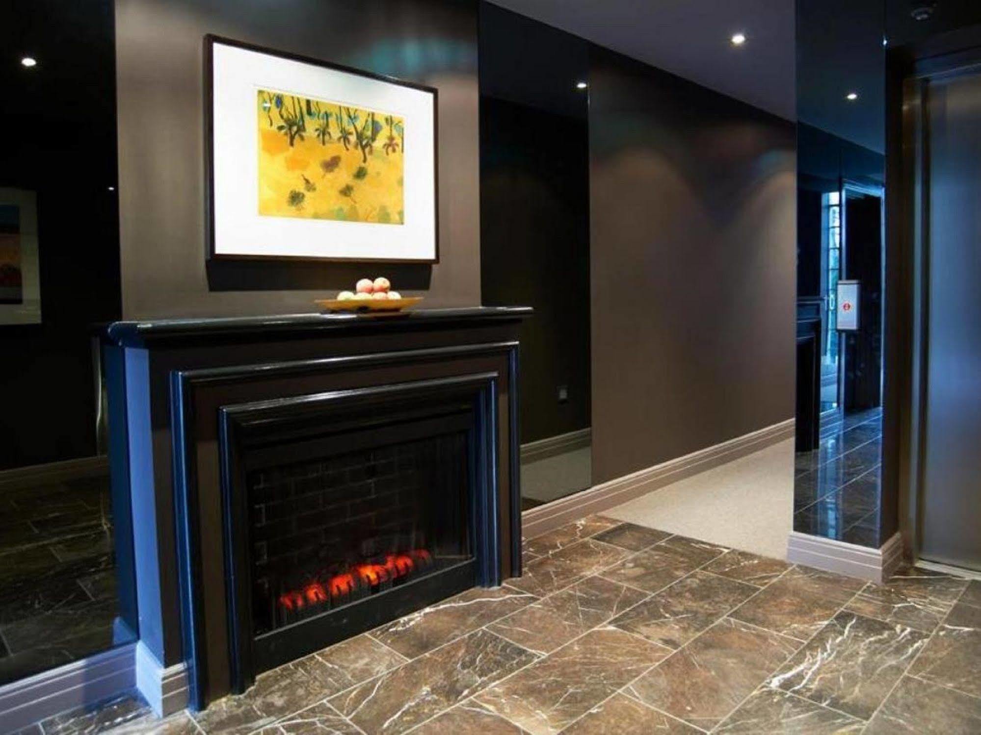 Quest East Melbourne Aparthotel Bagian luar foto