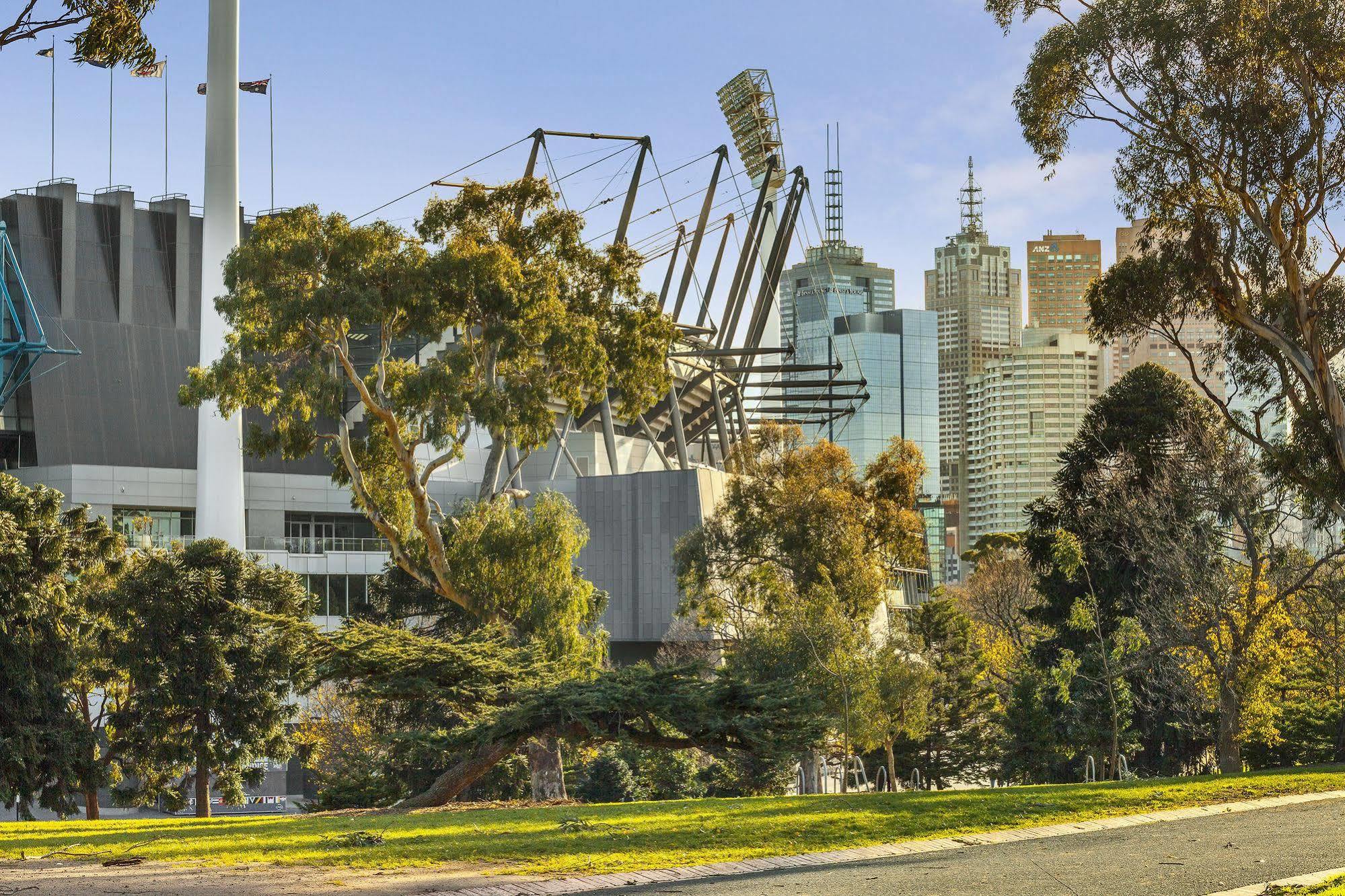 Quest East Melbourne Aparthotel Bagian luar foto